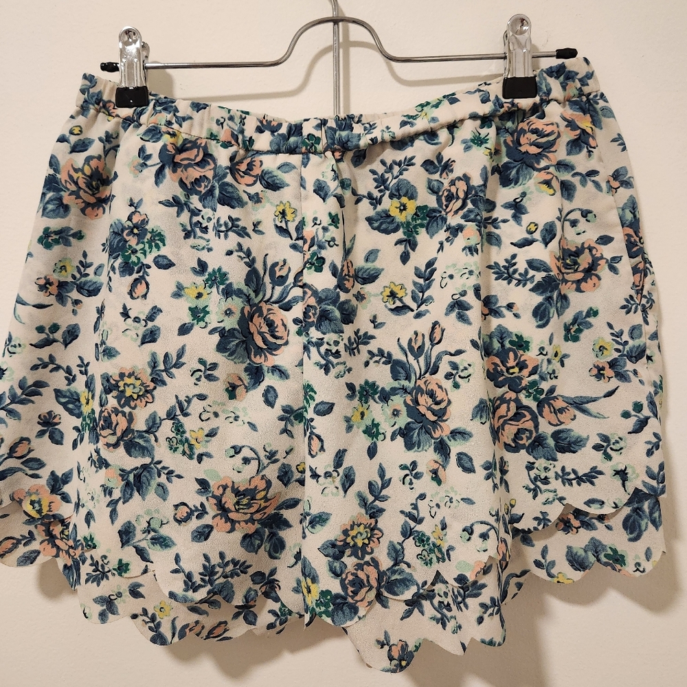 Anthropologie Floral Shorts with Pockets - Size Small